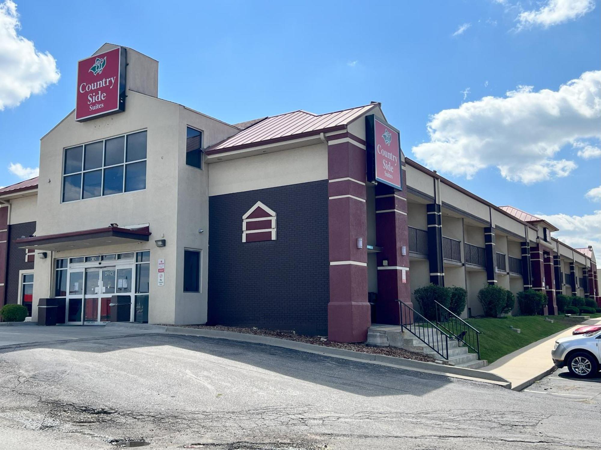 Countryside Suites Kansas City Independence I-70 East Sports Complex Hotel Exterior photo